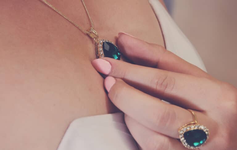 znaczenie kamieni szlachetnych w biżuterii