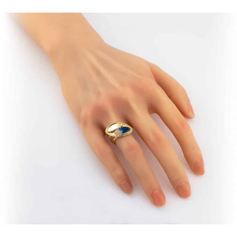 Pierścionek finezyjny z żółtego złota z diamentowanym wykończeniem 82716