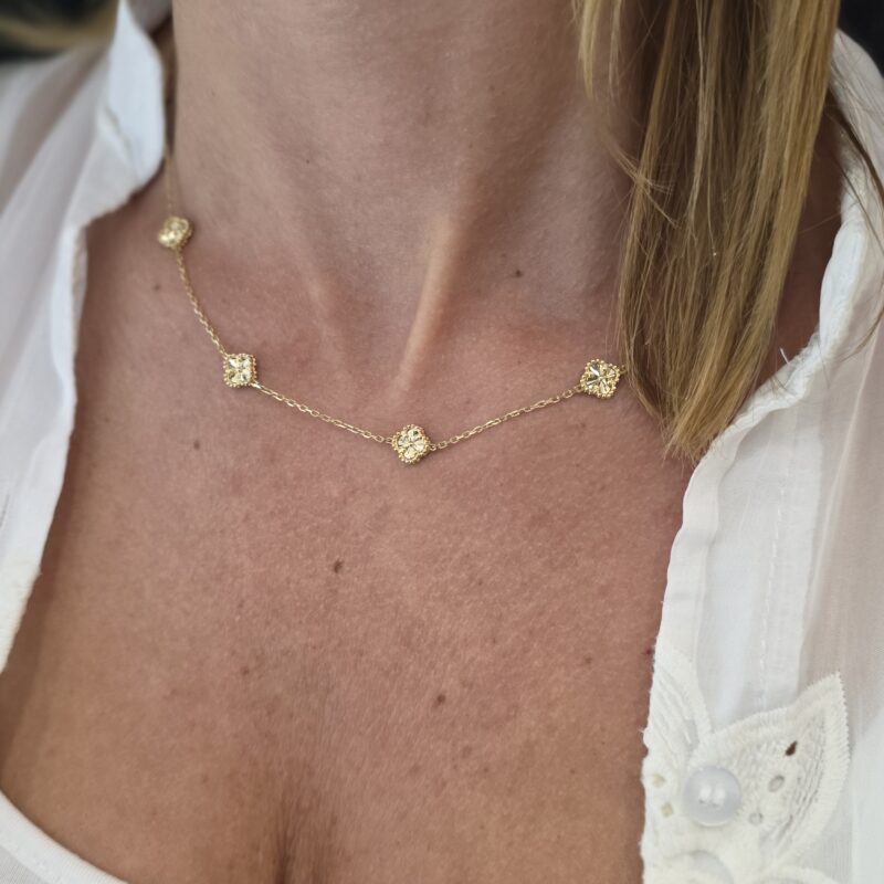 Naszyjnik z żółtego złota z diamentowanymi koniczynkami 84065