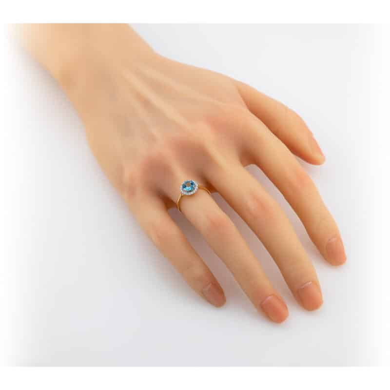 Złoty Pierścionek z Niebieskim Topazem i Brylantami 85283