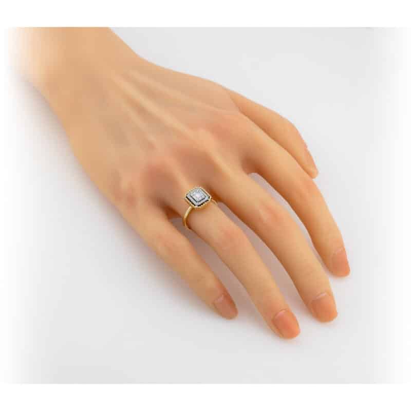 Złoty Pierścionek z Diamentami o Szlifie Bagietowym i Brylantowym 85284