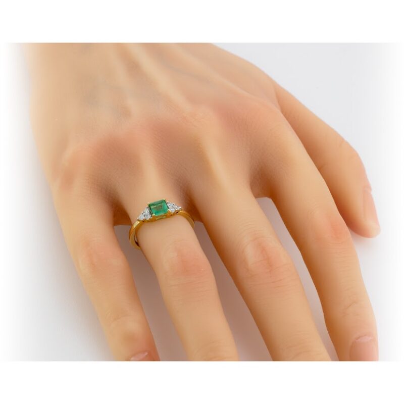 Złoty Pierścionek z Szmaragdem i Brylantami -50466