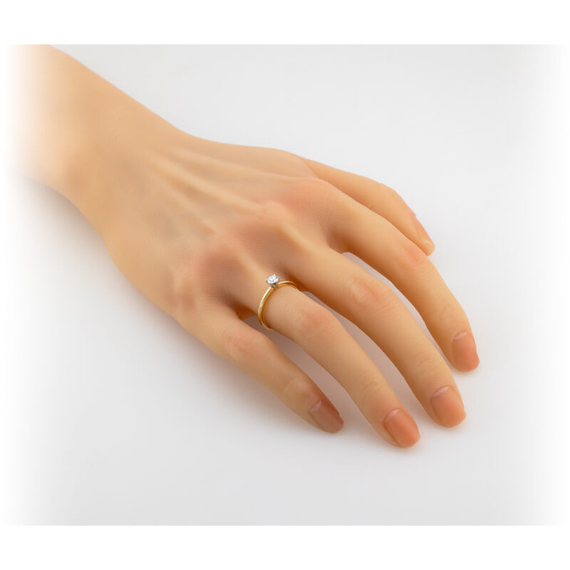 Złoty Pierścionek Zaręczynowy – Ponadczasowy Blask Brylantu - 83832