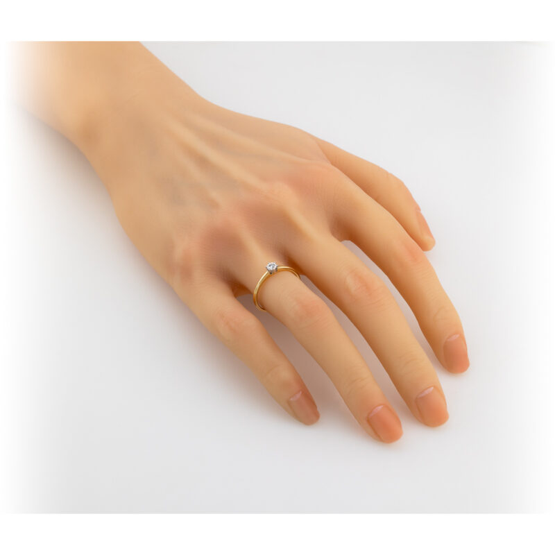 Złoty Pierścionek z Brylantem – Esencja Klasycznej Elegancji- 84481