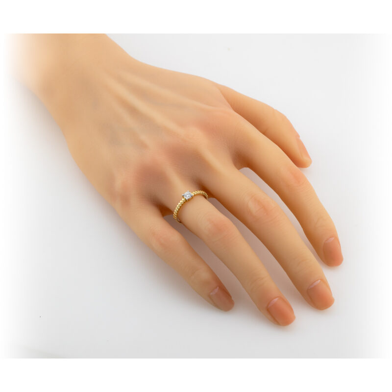 Złoty Pierścionek z Brylantem w Stylu Retro – 84488