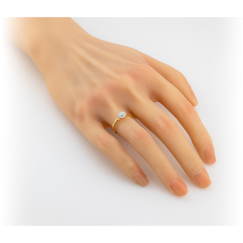 Złoty Pierścionek z Brylantową Aureolą – Klasyczny Blask w Nowoczesnym Wydaniu- 84490